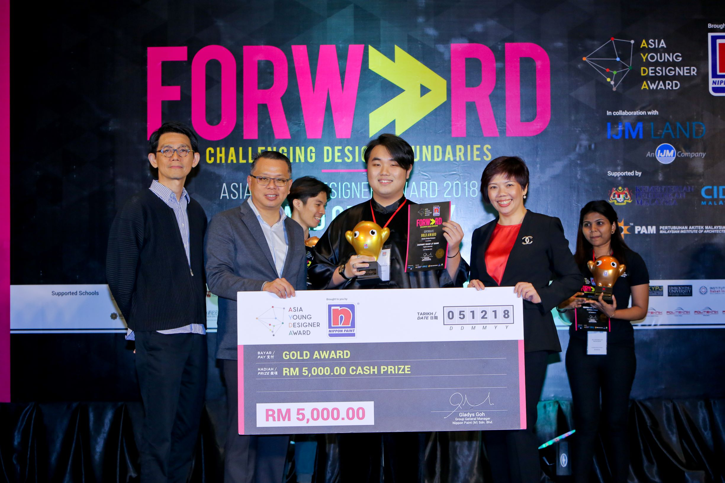 Zachary Khaw from The Design School won Asia Young Designer Award